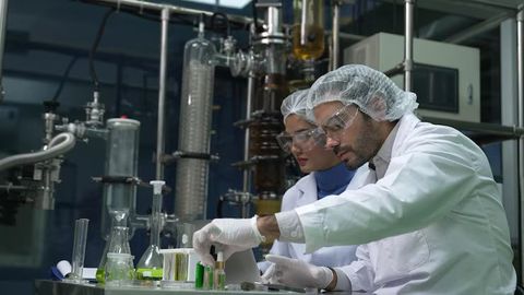 Industrial Chemical Manufacturer Guide: Learn About Production Methods and Quality Control